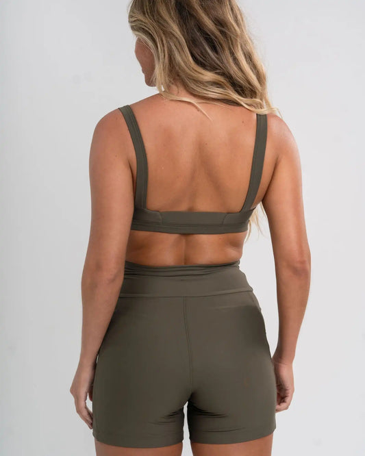Short Bike Verde Musgo compressão s/ costura frontal