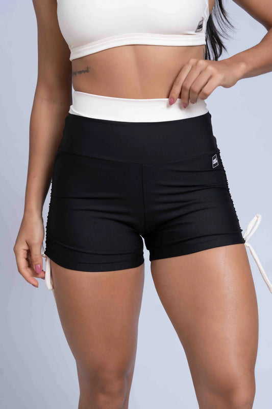 Short Fitness Smile Duo Super Black com Off White compressão