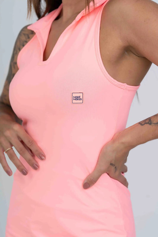 Vestido match point coral (Leve defeito)