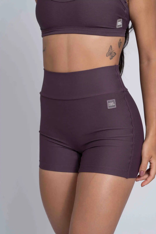 Short Fitness Confort Ameixa Terrosa s/ costura frontal compressão